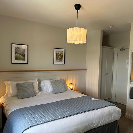 Eldon'S Bed & Breakfast Раундстоун Екстериор снимка